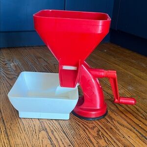 European Tomato Press with White Bowl